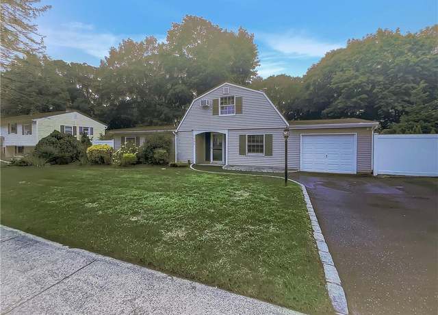 Property at 1290 Waverly Ave, Farmingville, NY 11738, 5 beds, 2 baths