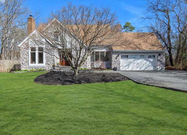 Property at 1 Inwood St, Bayport, NY 11705, 5 beds, 2.5 baths