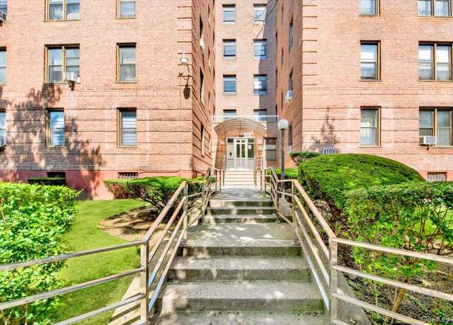 Property at 2615 Homecrest Ave Unit 1D, Brooklyn, NY 11235, 2 beds, 1 bath