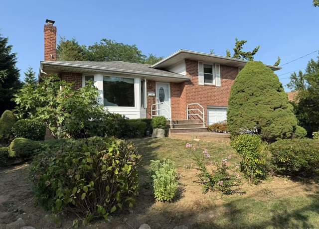 Property at 99 Robbins Ln, Syosset, NY 11791, 3 beds, 2 baths