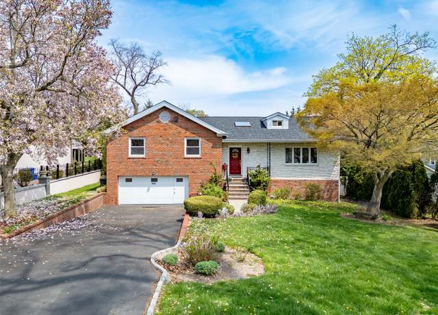 Property at 1020 Grant Ave, Pelham, NY 10803, 3 beds, 3 baths