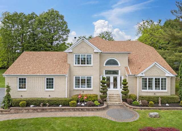 Property at 8 Stark Ct, New City, NY 10956, 6 beds, 3.5 baths