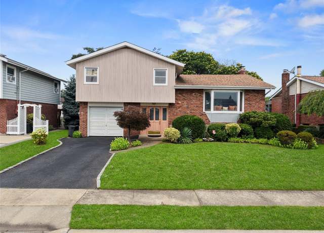 Property at 48 Oxford Rd, East Rockaway, NY 11518, 4 beds, 2.5 baths