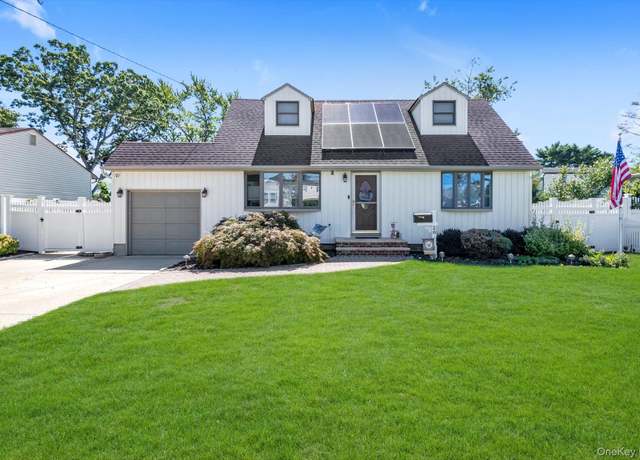 Property at 20 Hazel Ave, Farmingdale, NY 11735, 4 beds, 2 baths