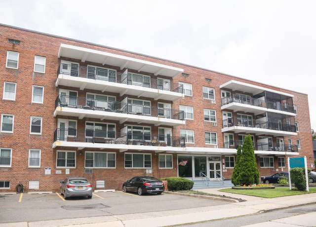 Property at 100 Randall Ave Unit 2J, Freeport, NY 11520, 1 bath