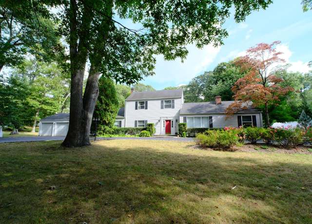Property at 178 Beverly Rd, South Huntington, NY 11746, 4 beds, 2.5 baths