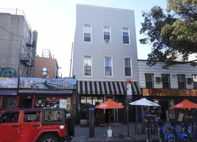 Property at 347 Graham Ave, Brooklyn, NY 11211, 5 beds, 2 baths