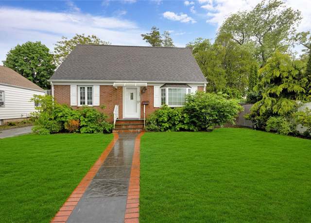 Property at 75 Cornwell Ave, Williston Park, NY 11596, 4 beds, 2 baths