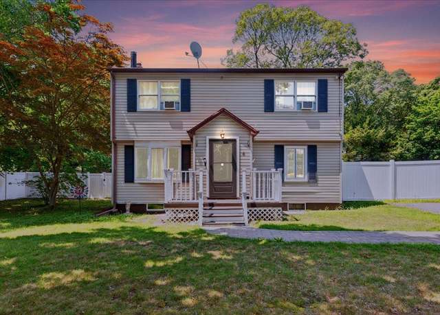 Property at 4 Myrtle Ln, Coram, NY 11727, 4 beds, 2 baths