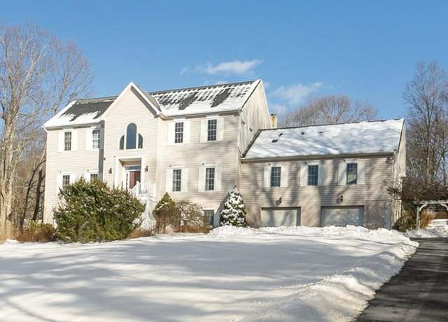 Property at 330 Daisy Ln, Carmel, NY 10512, 4 beds, 3.5 baths