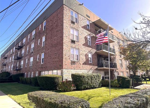 Property at 60 Hempstead Ave Unit 3M, Lynbrook, NY 11563, 1 bath