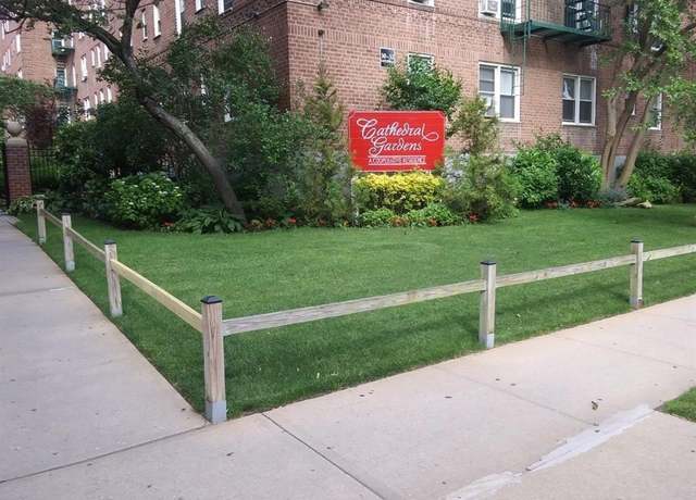 Property at 32 Cathedral Ave Unit 4D, Hempstead, NY 11550, 2 beds, 1 bath