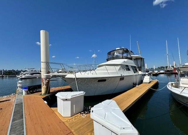 Property at 148 City Island Ave Unit D28, Bronx, NY 10464