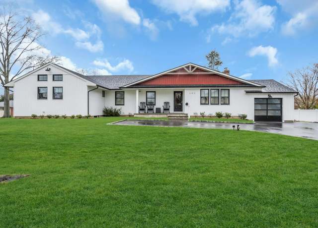 Property at 1 Jerry Ln, Glen Cove, NY 11542, 4 beds, 4 baths