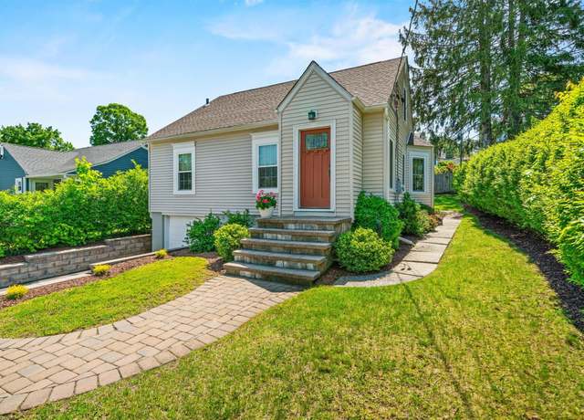 Property at 14 Mercer St, Middletown, NY 10940, 3 beds, 1 bath