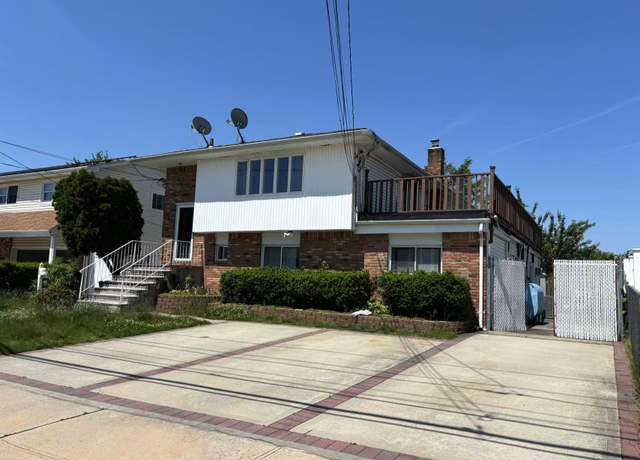 Property at 120 Bellmore Rd, East Meadow, NY 11554, 6 beds, 2.5 baths