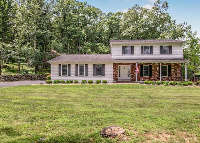 Property at 113 Buckberg Rd, Tomkins Cove, NY 10980, 5 beds, 2.5 baths