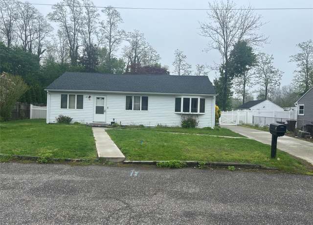 Property at 6 Helen St, Centereach, NY 11720, 3 beds, 1 bath