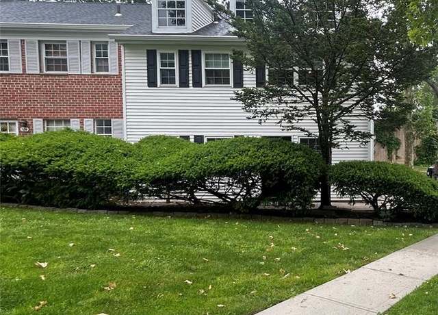 Property at 701 Towne House Vlg #701, Hauppauge, NY 11749, 1 bed, 1 bath
