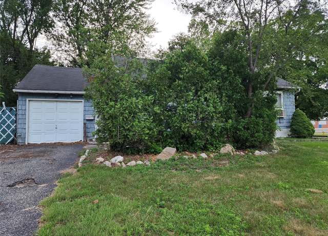 Property at 51 Morning Dr, Islip, NY 11720, 3 beds, 1 bath