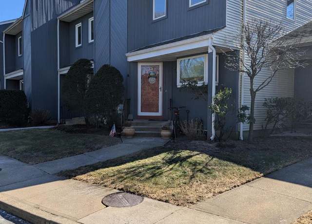 Property at 15 Anthony Dr, West Islip, NY 11795, 3 beds, 2.5 baths