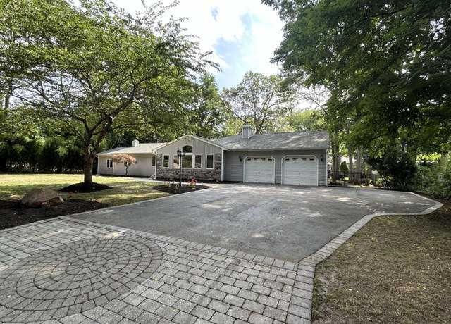 Property at 5 Poplar Ct, Miller Place, NY 11764, 5 beds, 3 baths