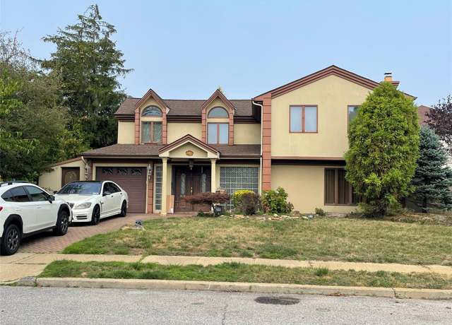 Property at 3200 Lydia Ln, Bellmore, NY 11710, 4 beds, 2.5 baths