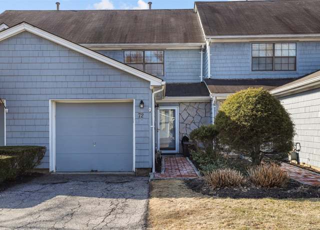 Property at 72 Jonathan Dr, Mahopac, NY 10541, 2 beds, 2.5 baths