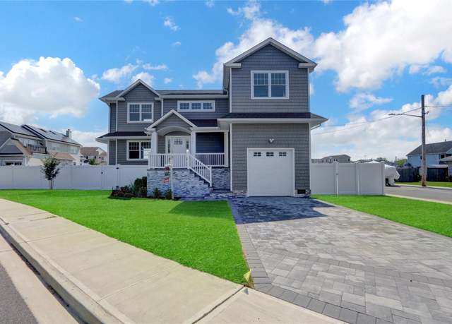 Property at 2941 Moreland Ave, Oceanside, NY 11572, 4 beds, 2.5 baths