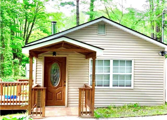 Property at 6 Farmingdale Ln, Bloomingburg, NY 12721, 2 beds, 1 bath