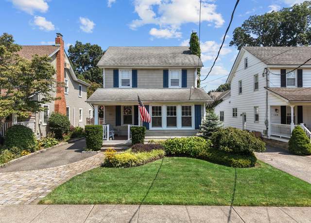 Property at 107 Pine St, Rockville Centre, NY 11570, 3 beds, 1.5 baths
