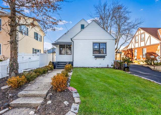Property at 832 Taft St, West Hempstead, NY 11552, 5 beds, 3 baths