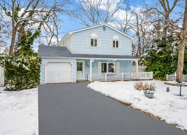 Property at 5 Dearborn Ave, Patchogue, NY 11772, 3 beds, 1.5 baths