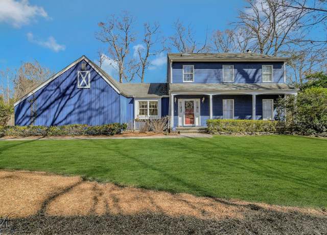 Property at 47 Quaker Path, Stony Brook, NY 11790, 3 beds, 2.5 baths