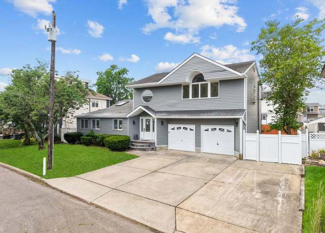 Property at 2572 Riverside Ave, Seaford, NY 11783, 3 beds, 2 baths
