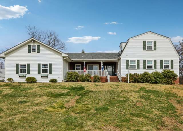Property at 133 Bennett Rd, Newburgh, NY 12550, 4 beds, 3 baths