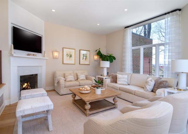 Property at 22 Gramatan Ct, Bronxville, NY 10708, 3 beds, 3.5 baths