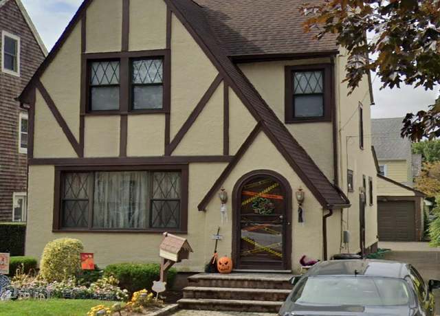 Property at 337 Wellington Rd, Mineola, NY 11501, 3 beds, 1.5 baths