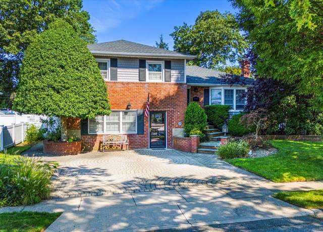 Property at 3781 Martin Ct, Seaford, NY 11783, 4 beds, 3 baths
