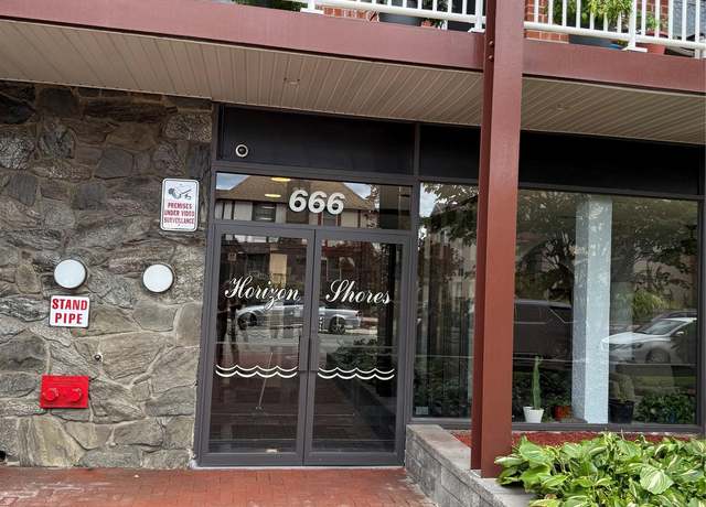 Property at 666 Shore Rd Unit 3K, Long Beach, NY 11561, 1 bed, 1 bath