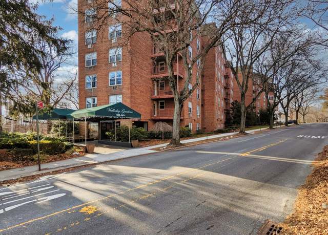 Property at 4230 Douglaston Pkwy Unit 3L, Douglaston, NY 11363, 2 beds, 1 bath