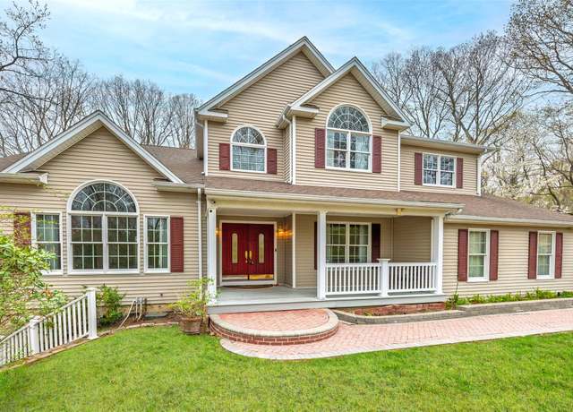 Property at 615 Pulaski Rd, Kings Park, NY 11754, 5 beds, 3 baths