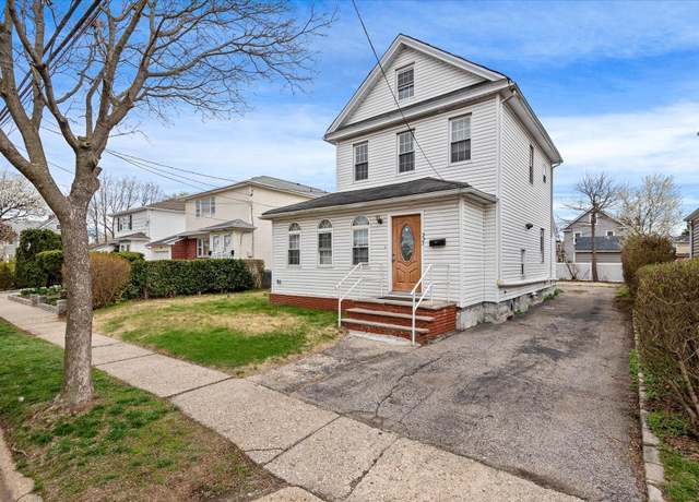 Property at 223 Jackson Ave, Mineola, NY 11501, 3 beds, 2 baths