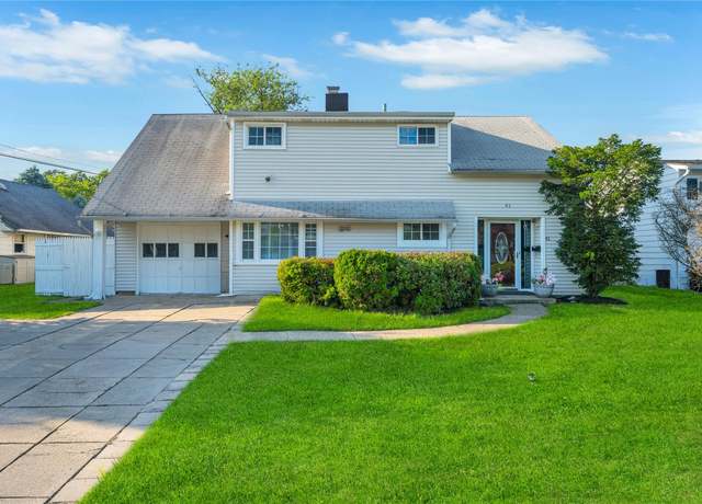 Property at 41 Meridian Rd, Levittown, NY 11756, 5 beds, 2 baths