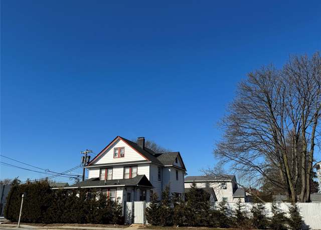 Property at 621 Merrick Rd, Rockville Centre, NY 11570, 6 beds, 3 baths
