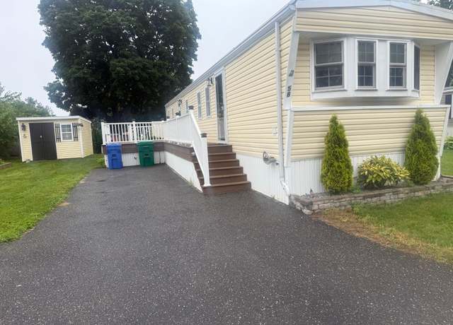 Property at 58 Valley Frg, Bohemia, NY 11716, 2 beds, 1 bath