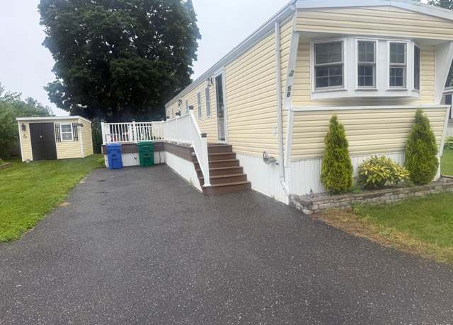 Property at 58 Valley Frg, Bohemia, NY 11716, 2 beds, 1 bath