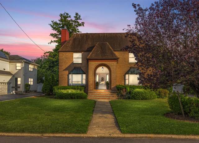 Property at 266 Park Ave, Westbury, NY 11590, 4 beds, 2.5 baths