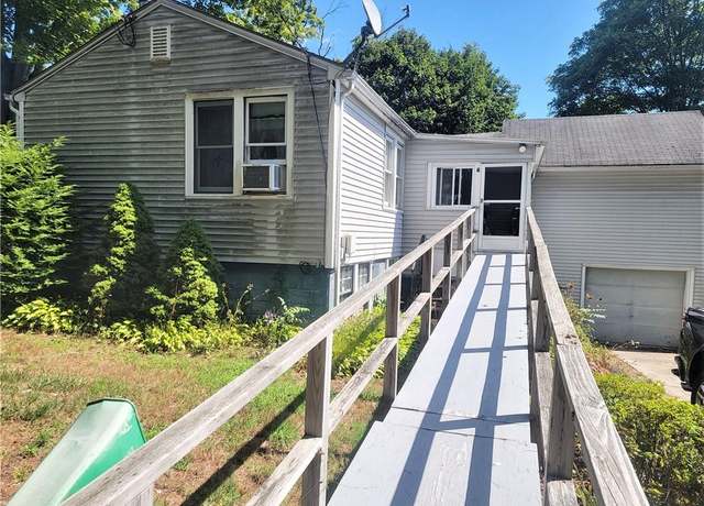 Property at 6 Laguna Rd, Carmel, NY 10512, 3 beds, 1.5 baths