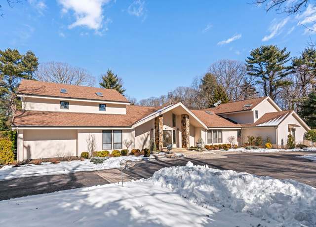 Property at 4 Paddock Ct, Brookville, NY 11545, 6 beds, 7.5 baths
